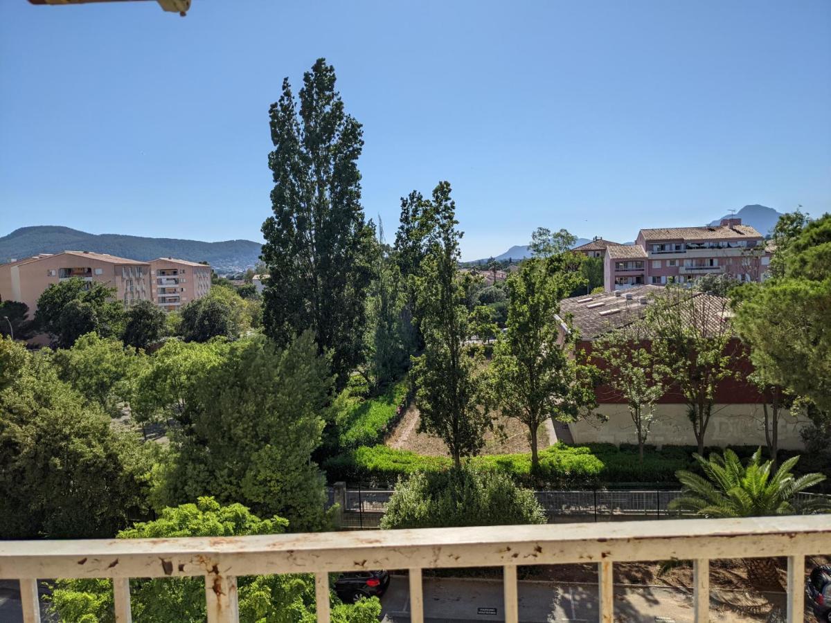 Superbe T2 Proche Des Plages Et Des Commerces Ιέρ Εξωτερικό φωτογραφία
