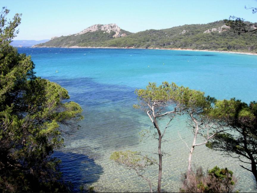 Superbe T2 Proche Des Plages Et Des Commerces Ιέρ Εξωτερικό φωτογραφία